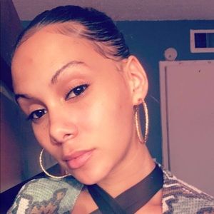 Meet your Posher, Rashel